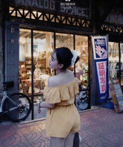 Alternative view of JUM VÀNG TRỄ VAI