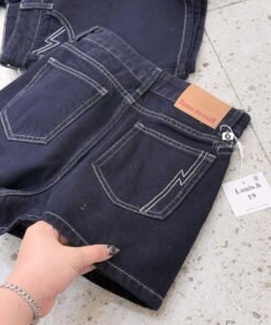 Alternative view of QUẦN SHORT THÊU CHỈ TRẮNG