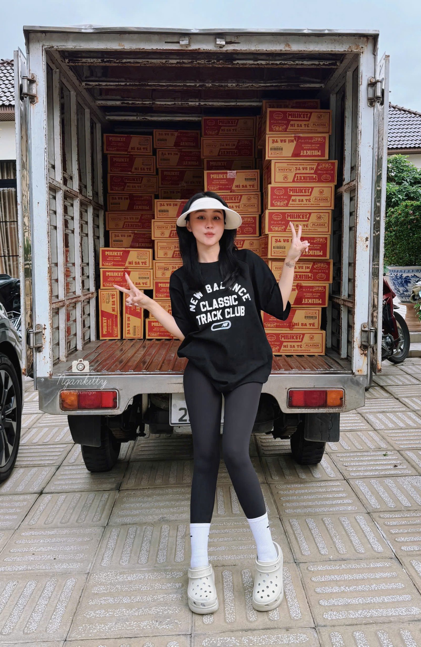 QUẦN LEGGING LOGO GẤU LƯNG MÀU