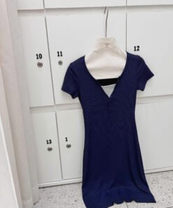 Alternative view of ĐẦM BODY KHUY NÚT LOUIS.H