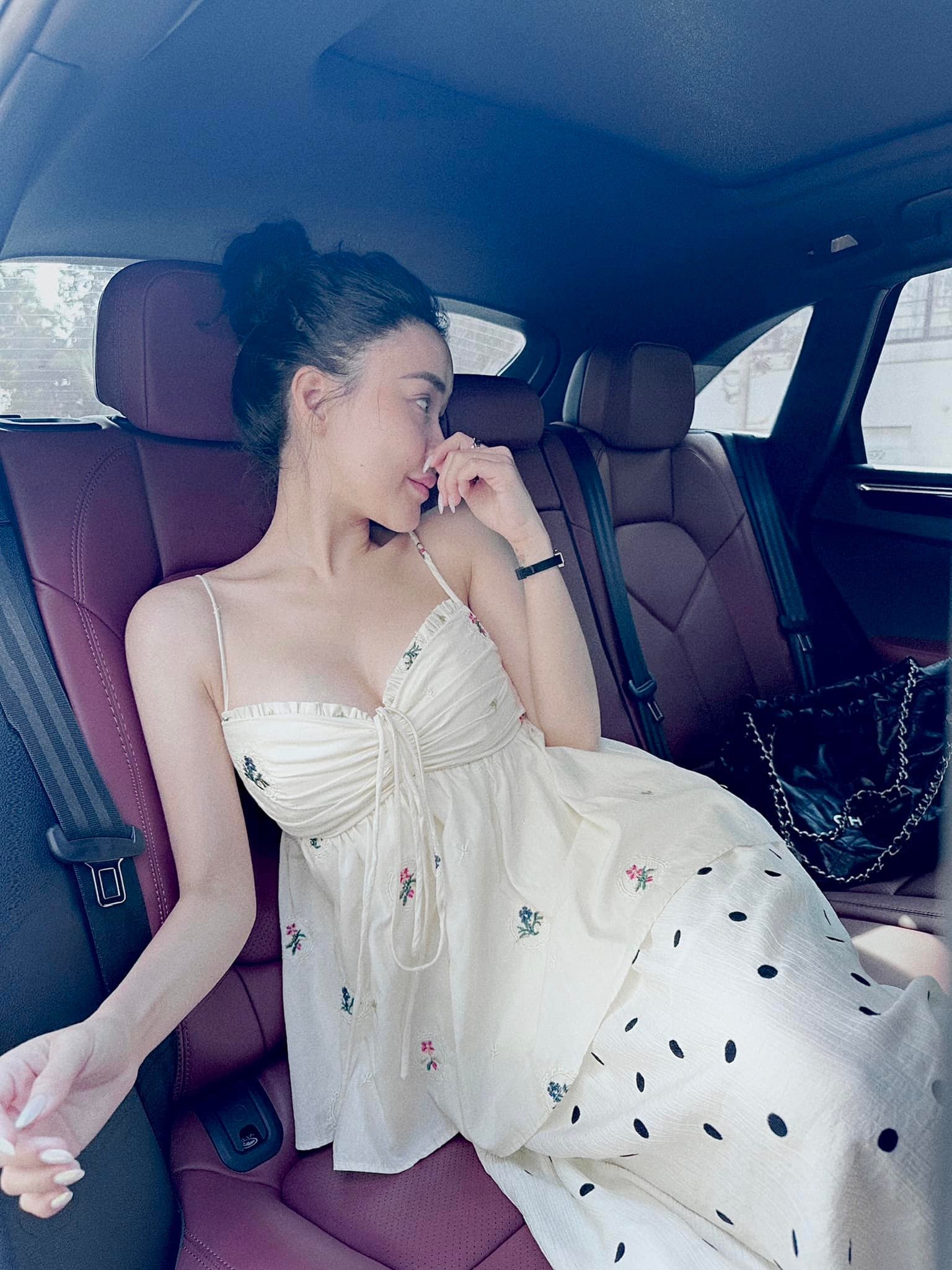 ÁO 2 DÂY HOA BÈO NGỰC LOUIS - Hình ảnh 2