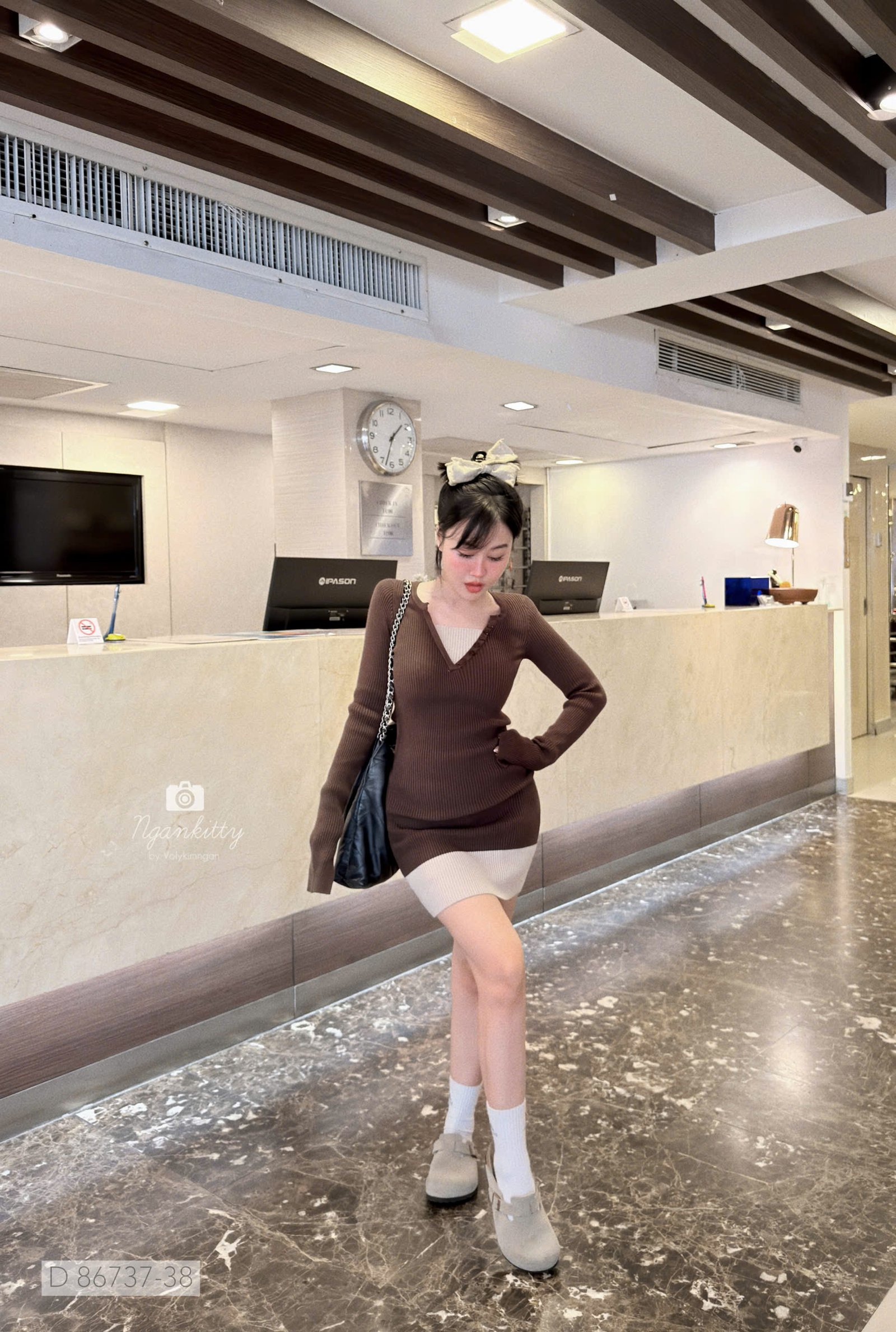 ĐẦM TD CỔ V NÚT MIX MÀU