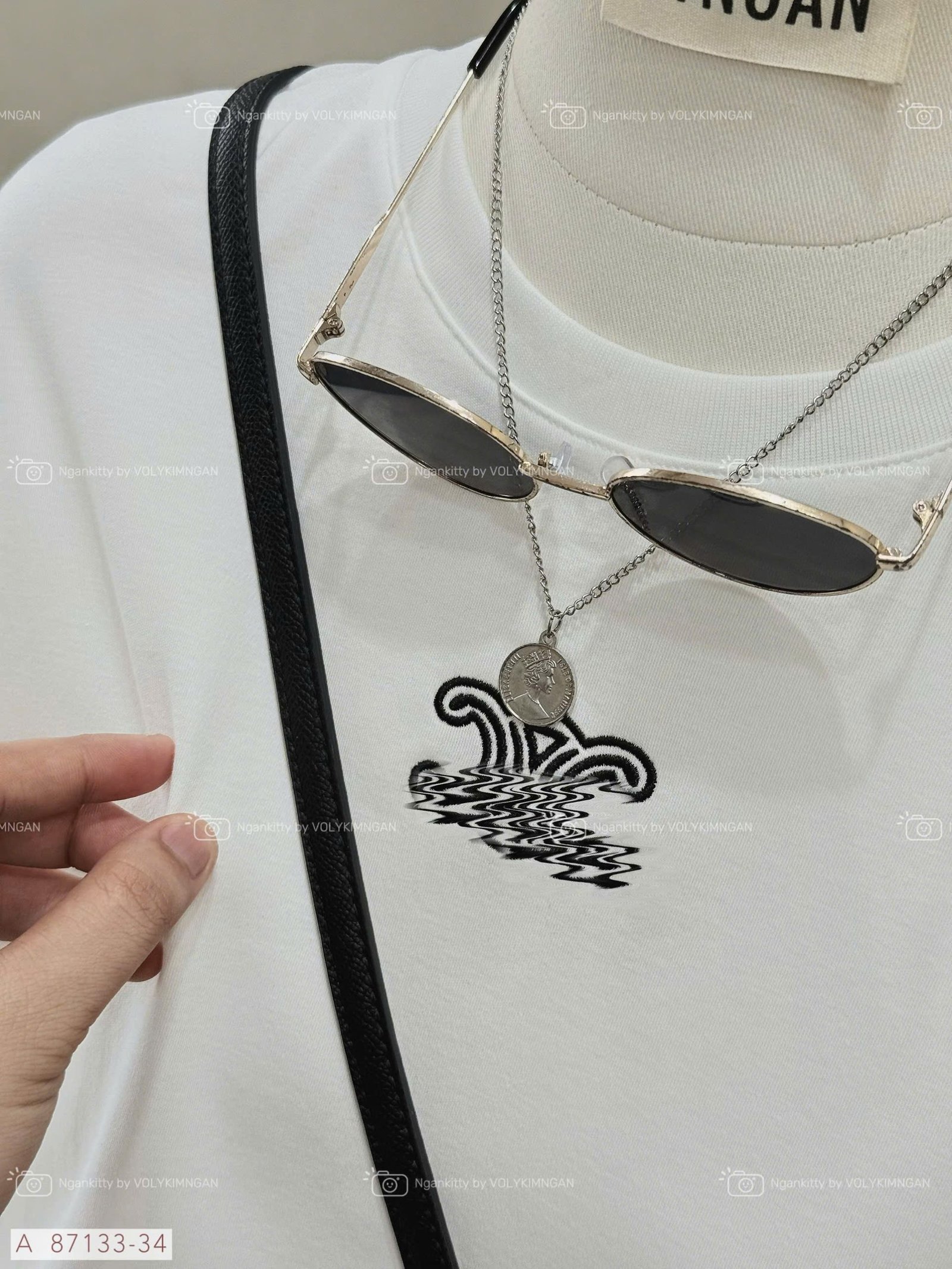 ÁO LOGO CELINE Ở GIỮA - Ảnh 5