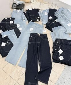 Alternative view of QUẦN JEAN SUÔNG ĐỨNG NGỰA DẬP