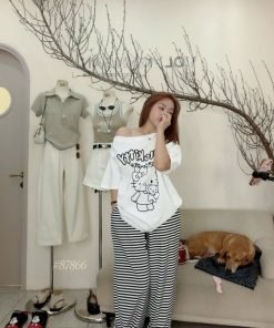 Alternative view of Set Hellokitty lệch vai quần sọc