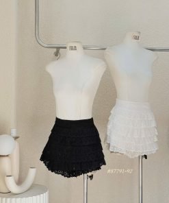 Alternative view of Quần short ren tầng