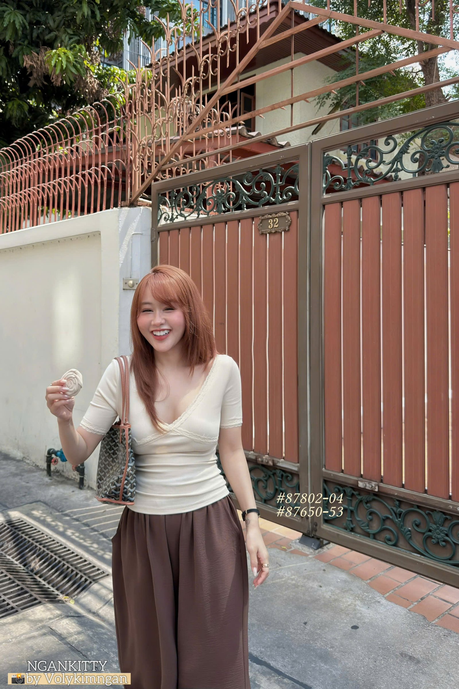 Áo viền ren kèm charm hoa - Ảnh 7