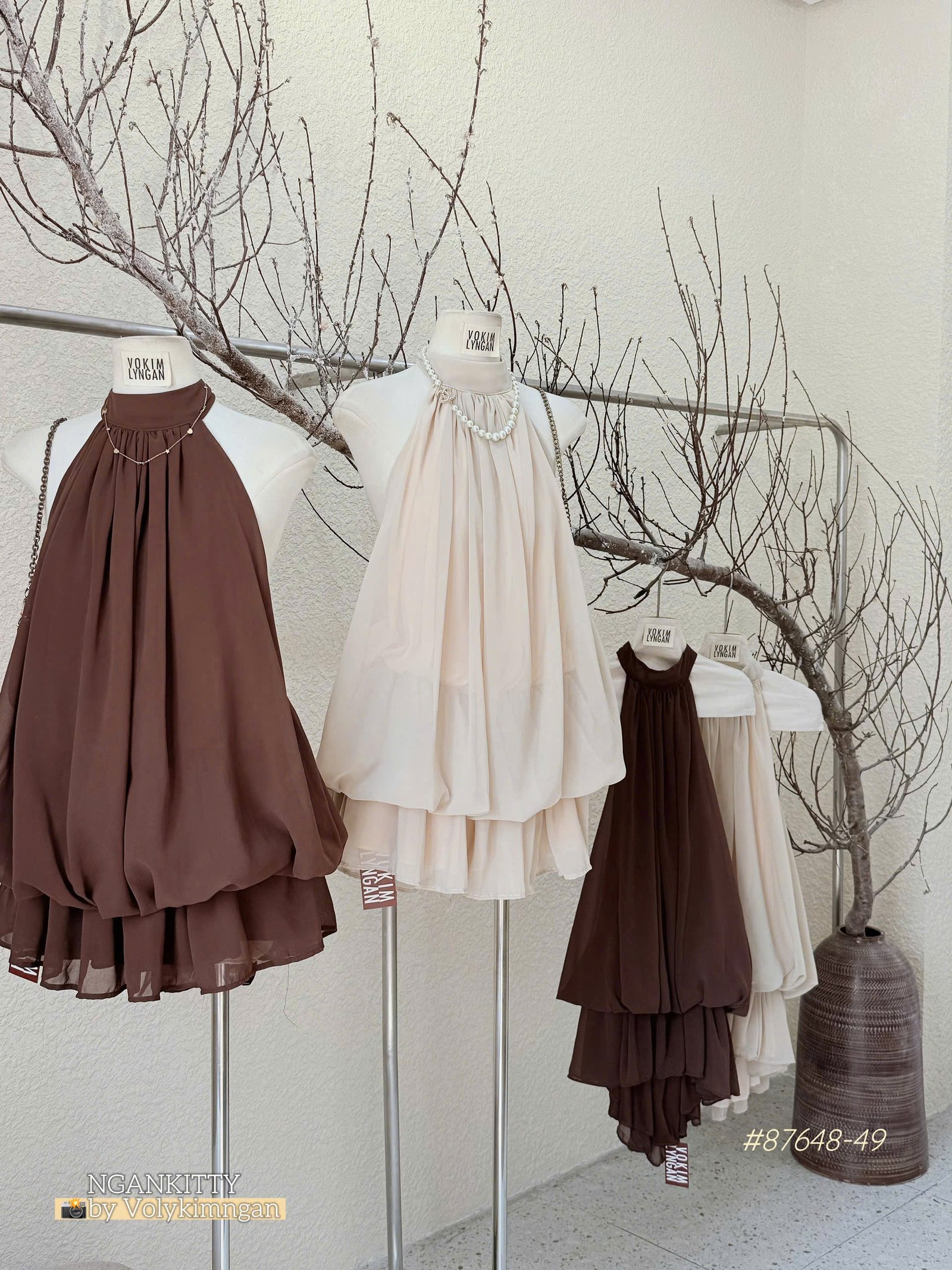 Váy voal tầng hở lưng