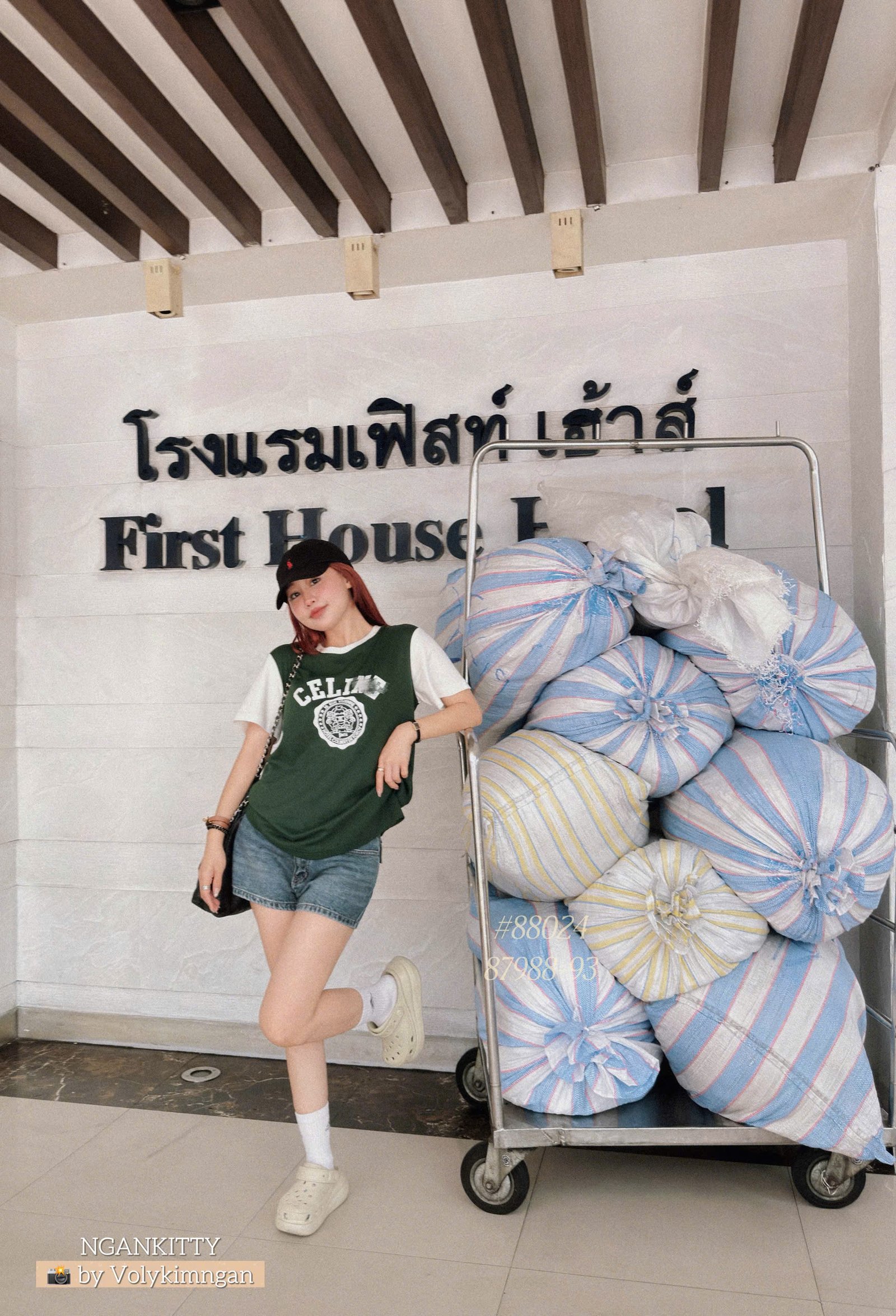 Áo Celine xanh lá tay trắng