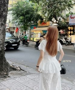 Alternative view of Set xô thêu cổ V quần ren