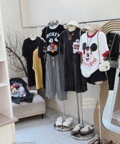 Alternative view of Đầm hình sau túi Mickey Mouse