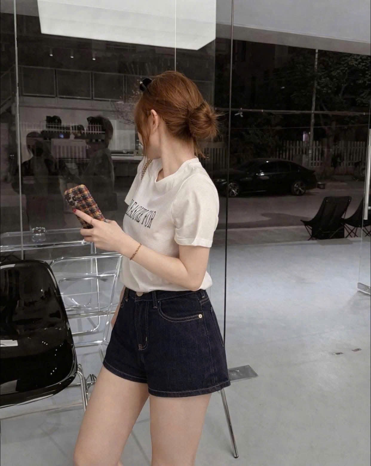 Quần short jean túi sau kiểu