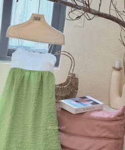Alternative view of Đầm maxi 2s ren phối màu Louis.H