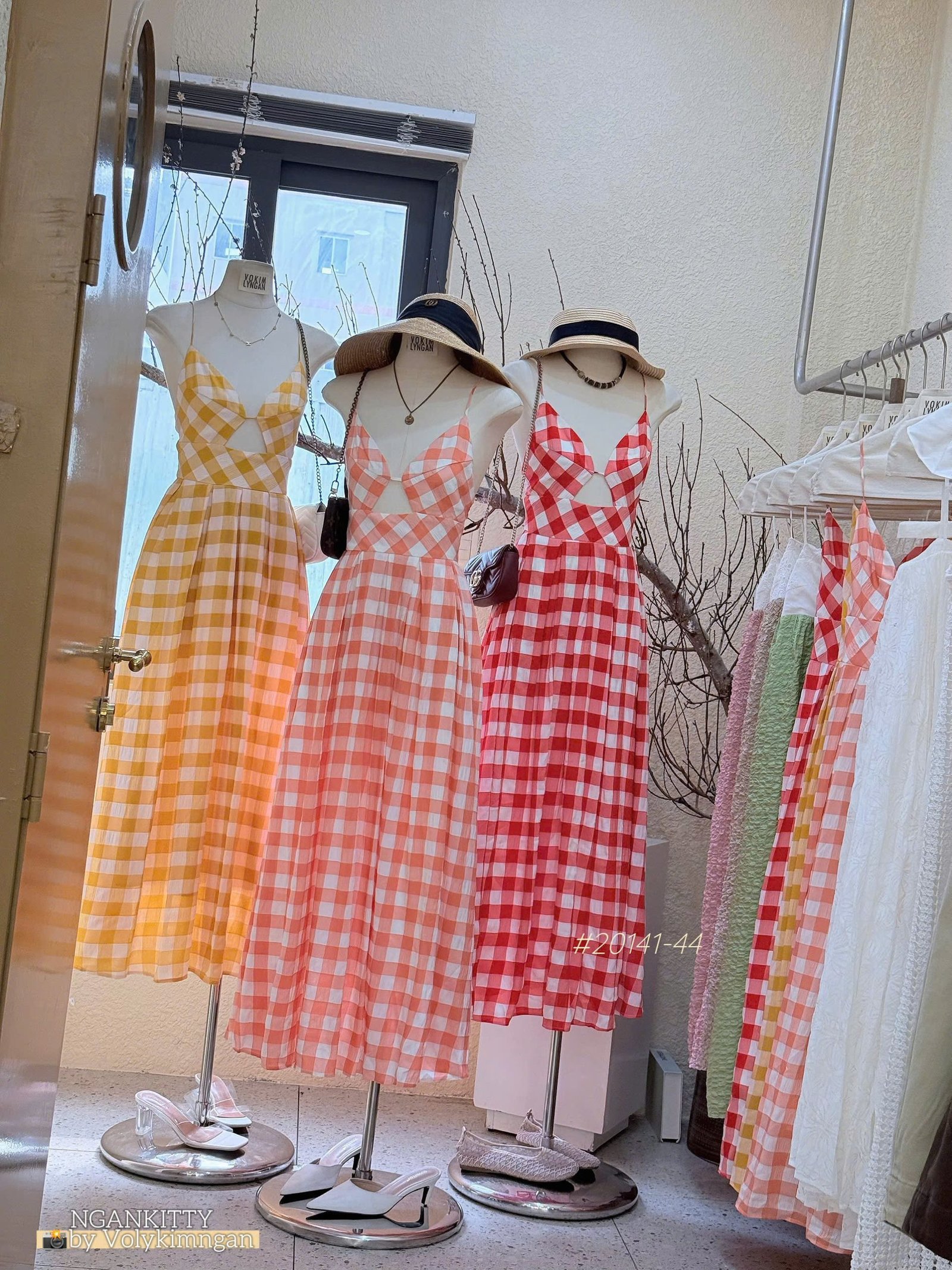 Váy Maxi Caro Xẻ Ngực