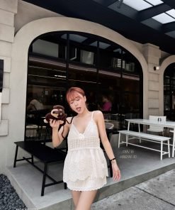 Sản phẩm Áo 2s len móc mix ren hoa
