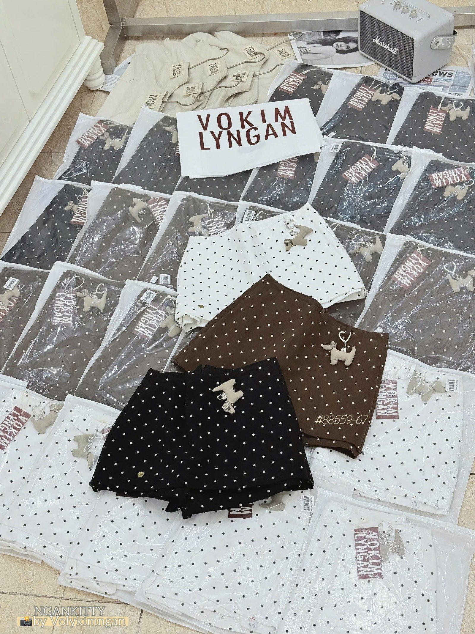 Chân váy chấm bi + charm