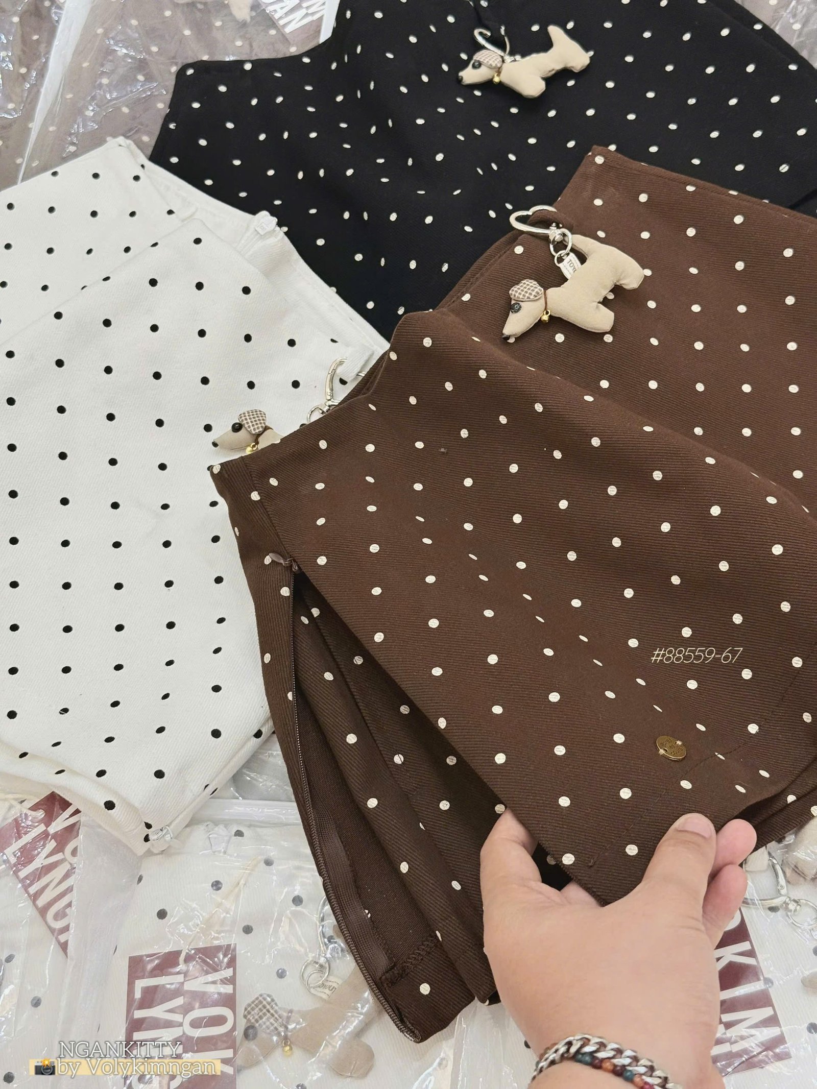 Chân váy chấm bi + charm - Ảnh 2