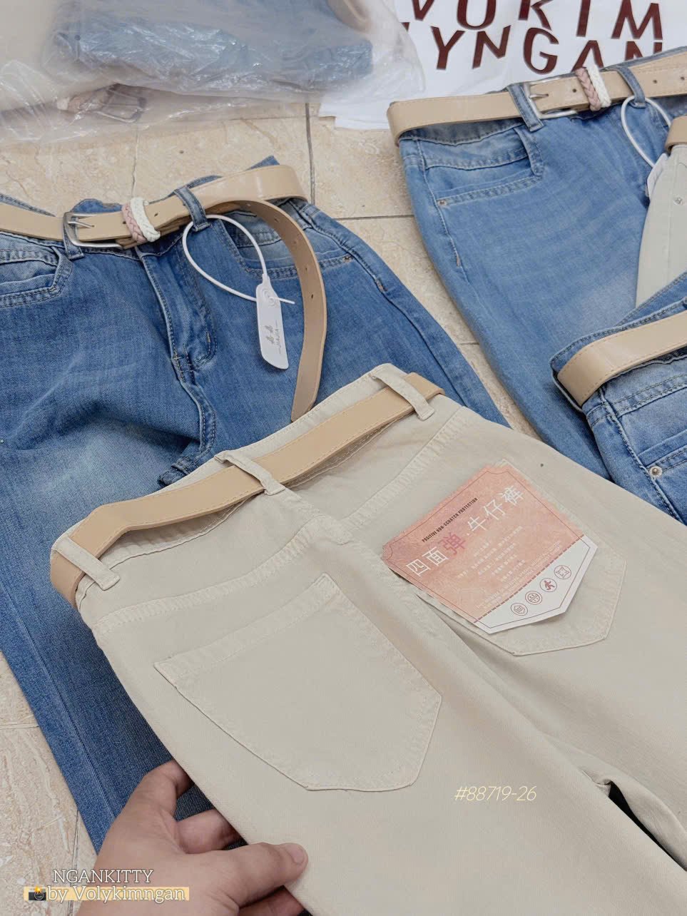 Quần jean loe trơn kèm belt - Ảnh 4