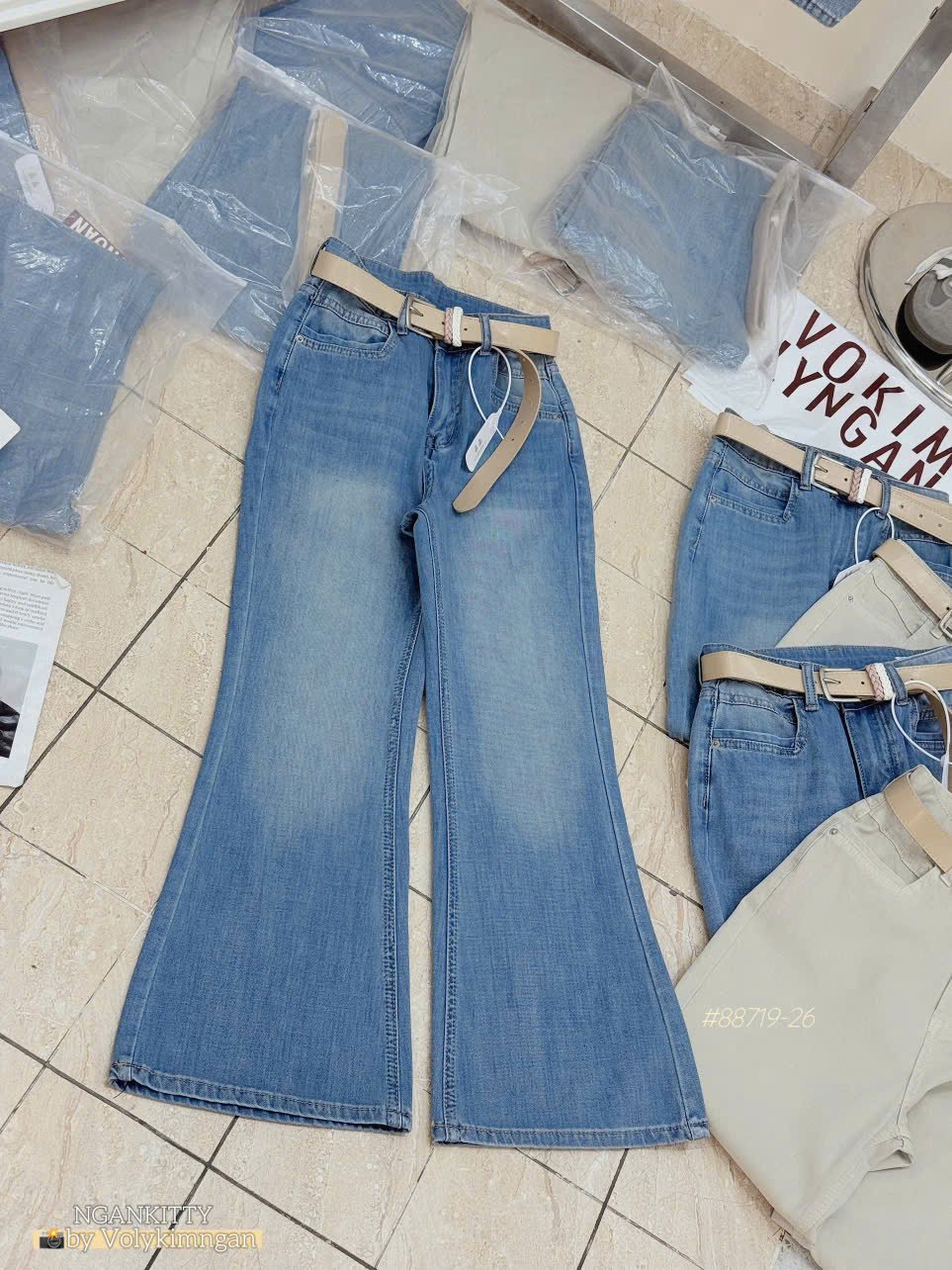Quần jean loe trơn kèm belt - Ảnh 5