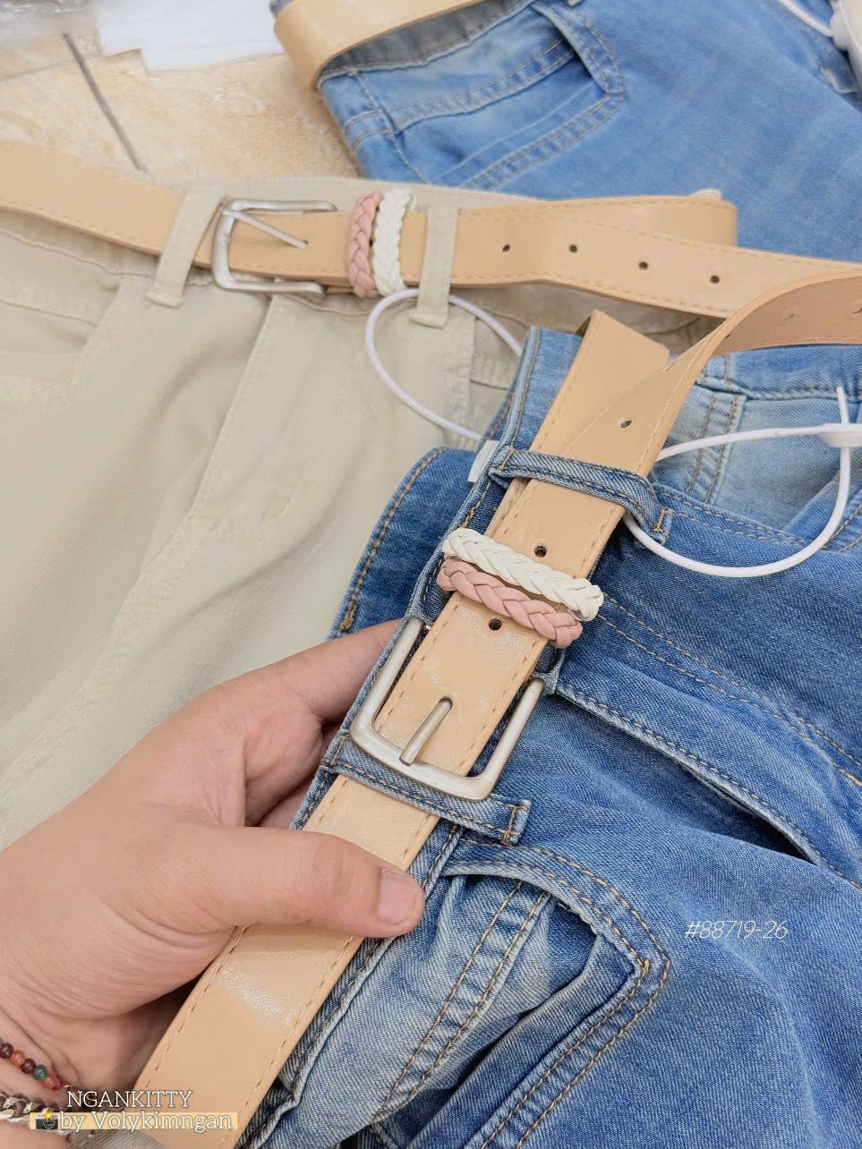 Quần jean loe trơn kèm belt - Ảnh 2